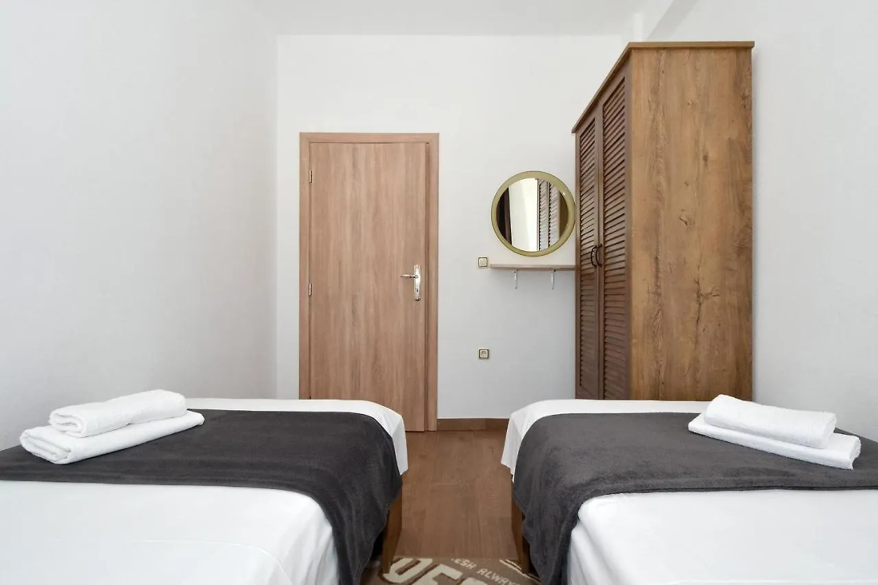 Apartment Una Seget Vranjica