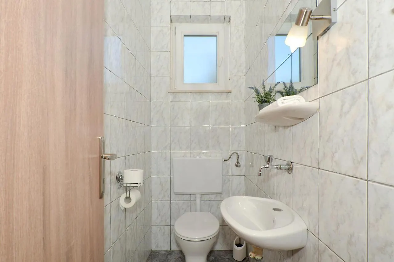 Apartment Una Seget Vranjica