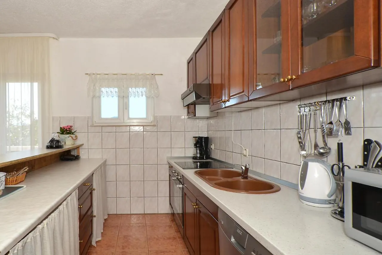 Apartment Una Seget Vranjica