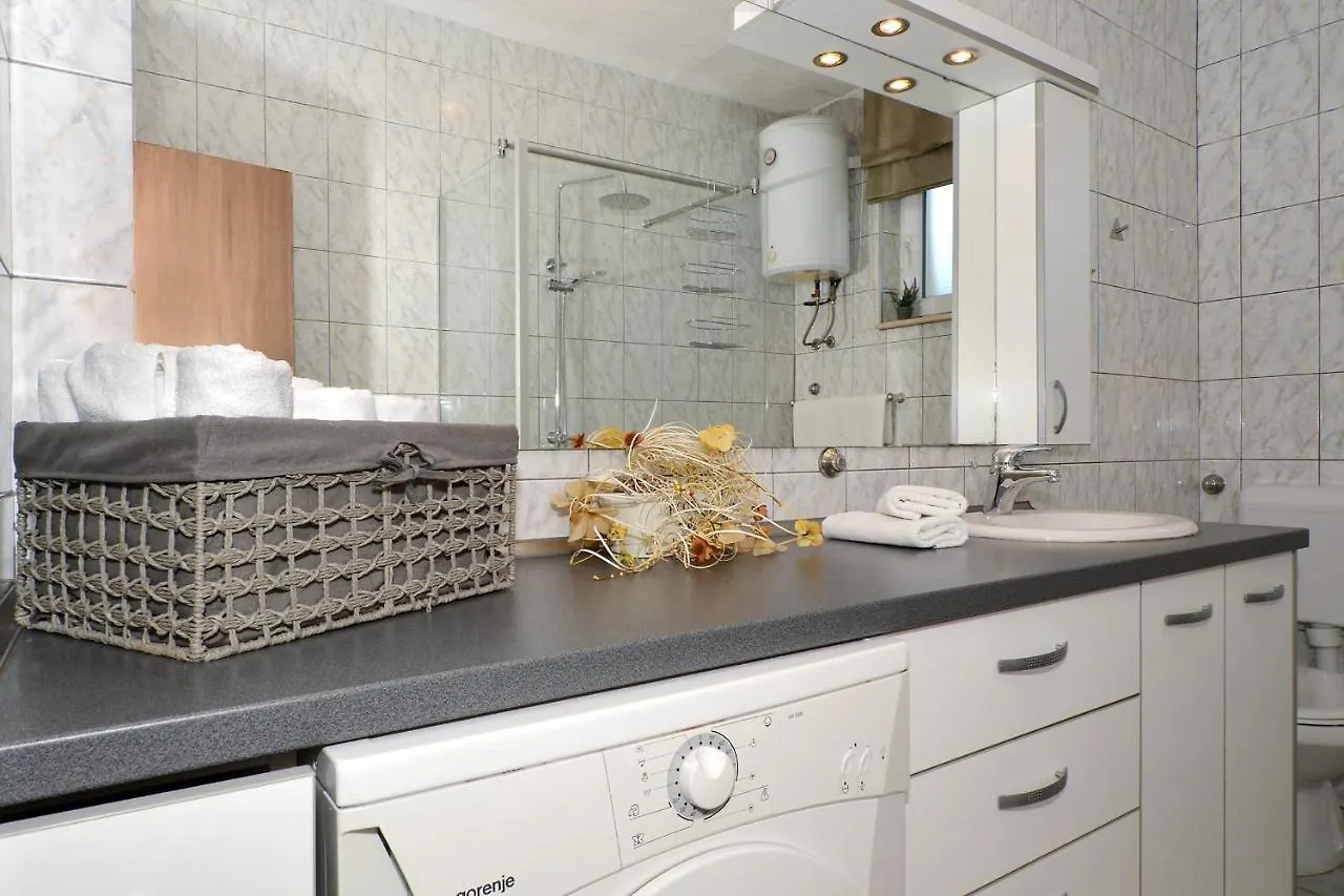 Apartment Una Seget Vranjica Croatia