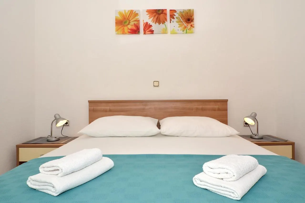 Apartment Una Seget Vranjica